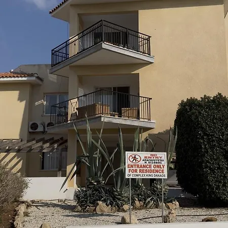 Golden Hour At King Danaos Apartman *